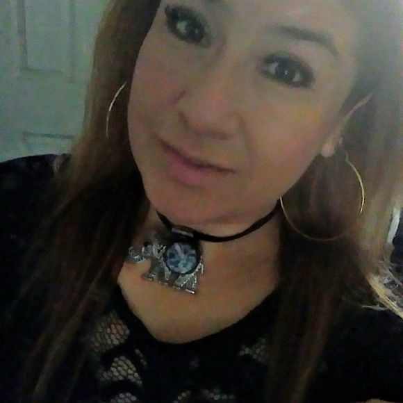 Meet your Posher, Edith - Picture 1 of 1